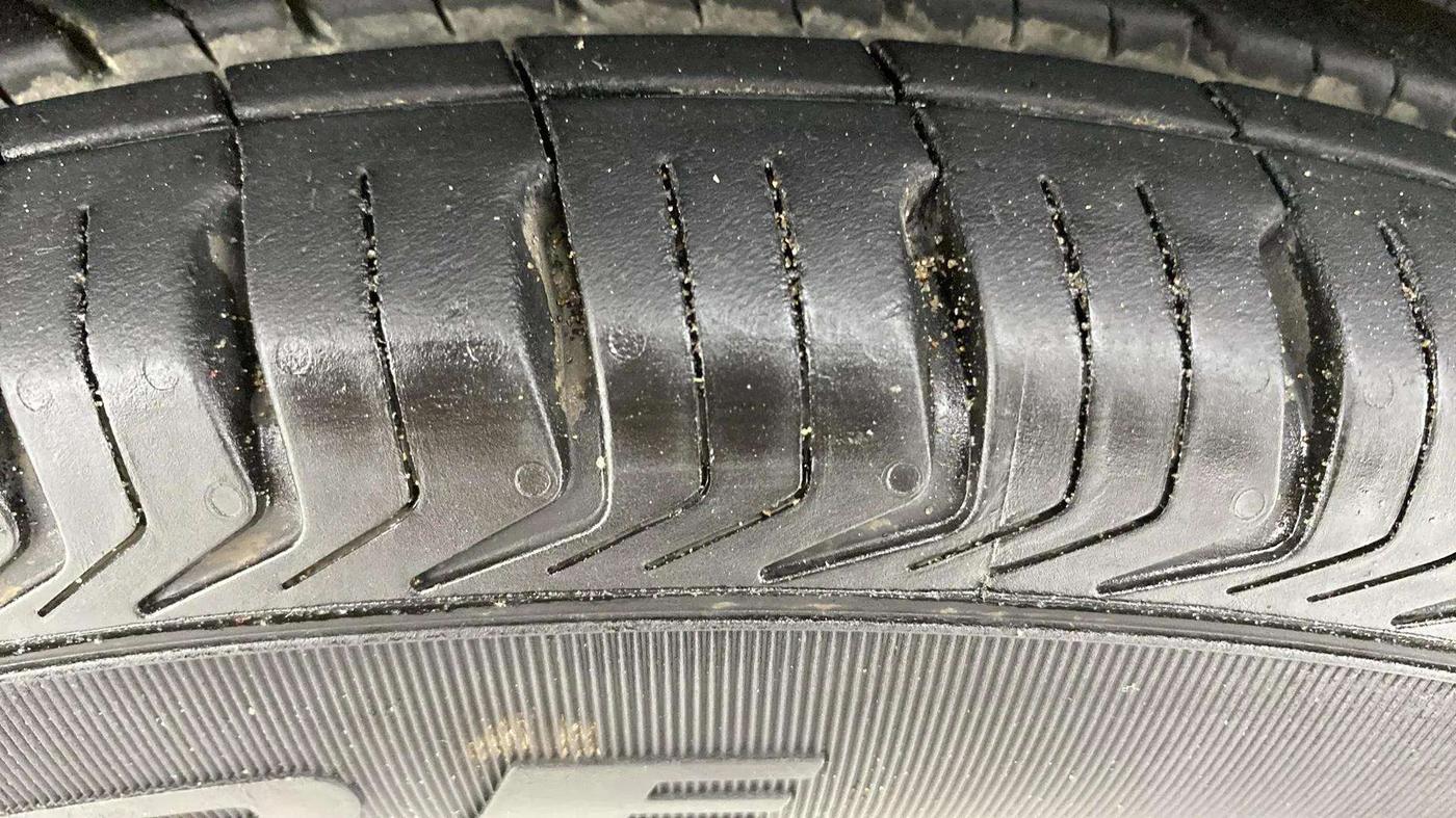 2014 Hyundai Eon ERA +, Petrol, Manual, 55,063 km, Left Front Tyre Tread