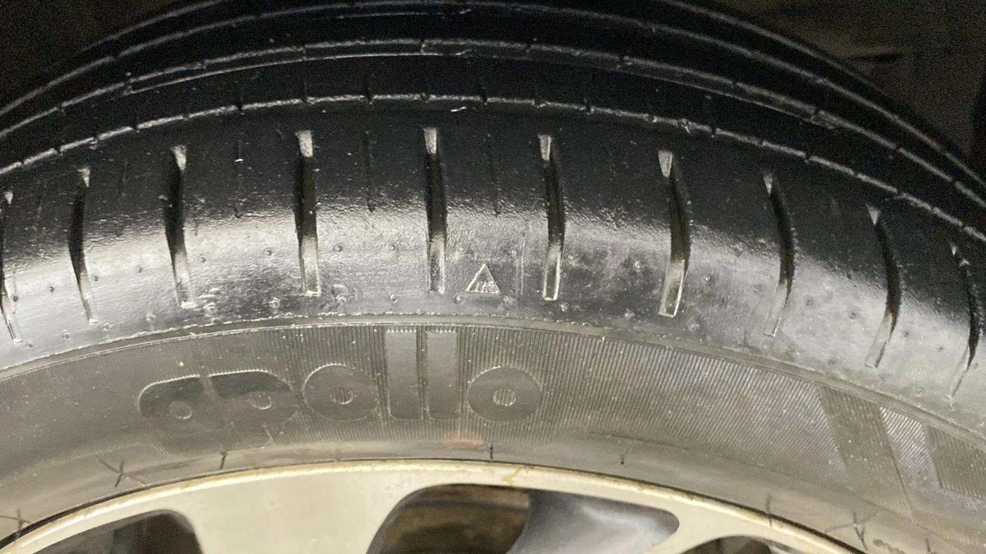 2019 Maruti Baleno ZETA PETROL 1.2, Petrol, Manual, 24,688 km, Right Front Tyre Tread