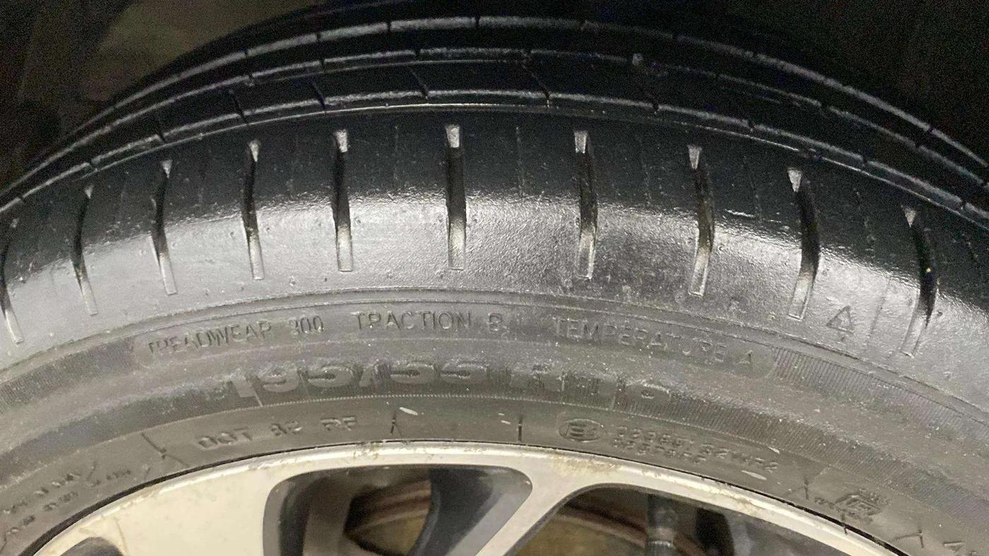 2019 Maruti Baleno ZETA PETROL 1.2, Petrol, Manual, 24,688 km, Left Rear Tyre Tread