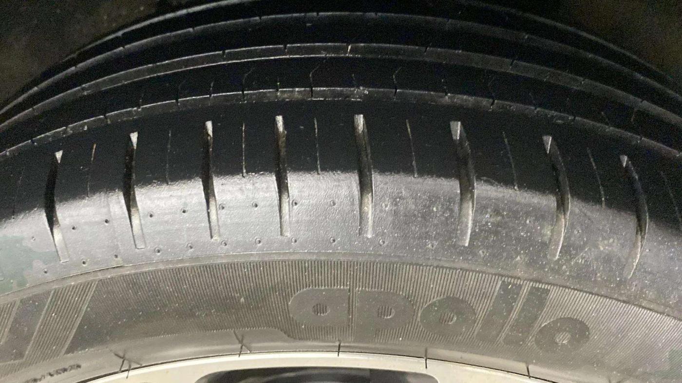 2019 Maruti Baleno ZETA PETROL 1.2, Petrol, Manual, 24,688 km, Right Rear Tyre Tread