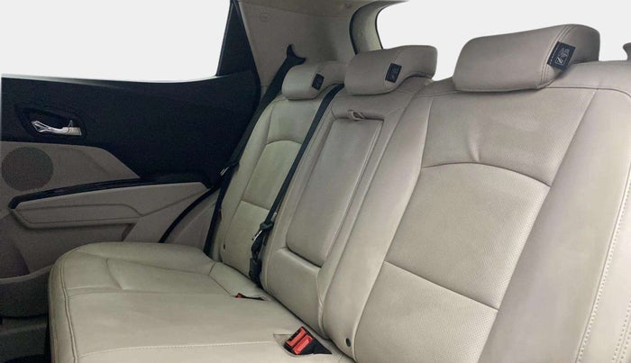 2020 Mahindra XUV300 W8 (O) 1.5 DIESEL, Diesel, Manual, 95,875 km, Right Side Rear Door Cabin