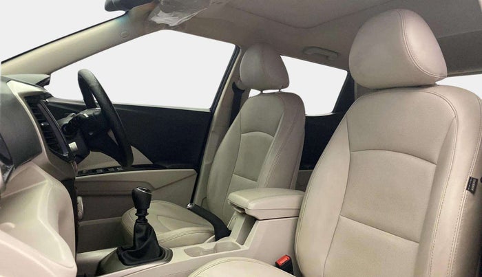 2020 Mahindra XUV300 W8 (O) 1.5 DIESEL, Diesel, Manual, 95,875 km, Right Side Front Door Cabin