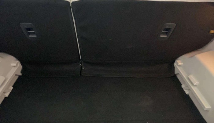 2020 Mahindra XUV300 W8 (O) 1.5 DIESEL, Diesel, Manual, 95,875 km, Boot Inside