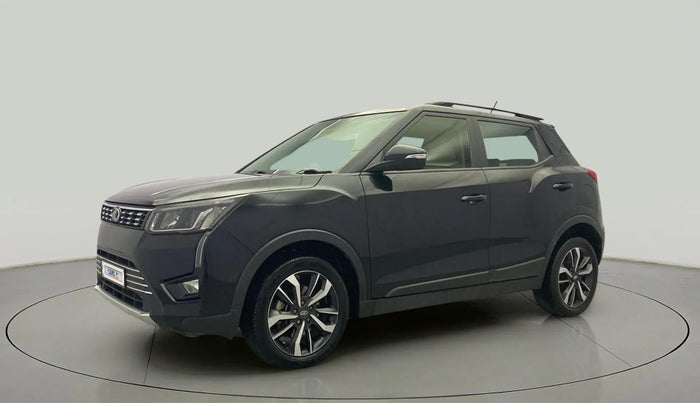 2020 Mahindra XUV300 W8 (O) 1.5 DIESEL, Diesel, Manual, 95,875 km, Left Front Diagonal