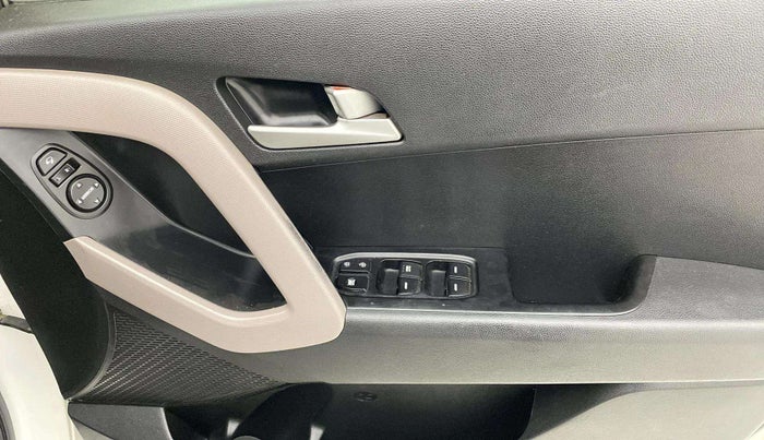 2018 Hyundai Creta SX AT 1.6 PETROL, Petrol, Automatic, 86,268 km, Right front window switch / handle - Minor damage