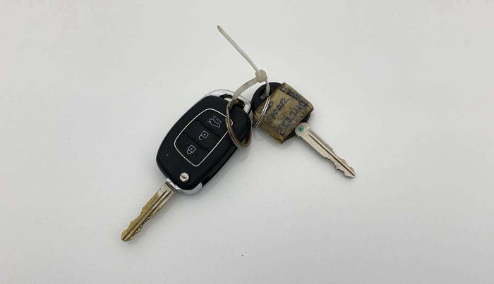 2021 Hyundai GRAND I10 NIOS SPORTZ 1.2 KAPPA VTVT CNG, CNG, Manual, 76,821 km, Key Close Up