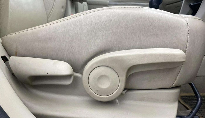 2019 Maruti Ciaz ALPHA  AT 1.5 SHVS PETROL, Petrol, Automatic, 34,968 km, Driver Side Adjustment Panel
