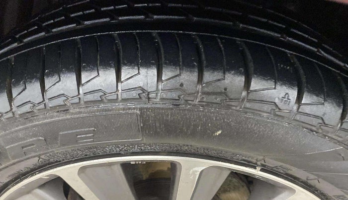 2019 Maruti Ciaz ALPHA  AT 1.5 SHVS PETROL, Petrol, Automatic, 34,968 km, Left Rear Tyre Tread