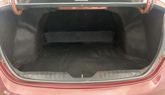 2019 Maruti Ciaz ALPHA  AT 1.5 SHVS PETROL, Petrol, Automatic, 34,968 km, Boot Inside