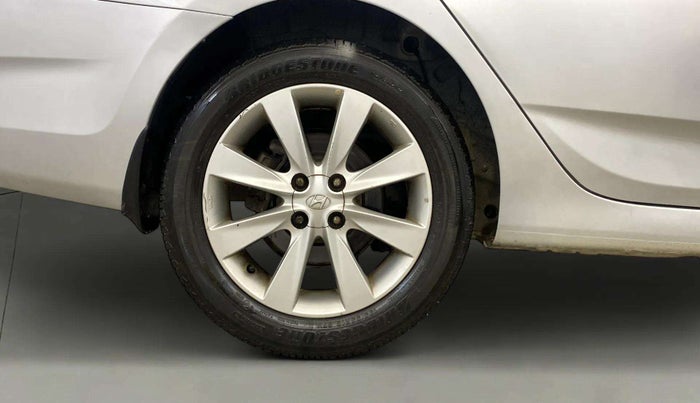 2013 Hyundai Verna FLUIDIC 1.6 VTVT SX, Petrol, Manual, 55,365 km, Right Rear Wheel
