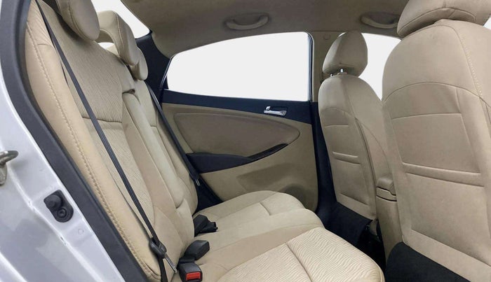 2013 Hyundai Verna FLUIDIC 1.6 VTVT SX, Petrol, Manual, 55,365 km, Right Side Rear Door Cabin