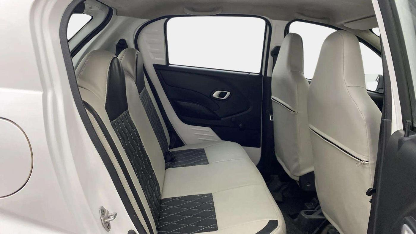2018 Datsun Redi Go S 1.0, Petrol, Manual, 79,427 km, Right Side Rear Door Cabin
