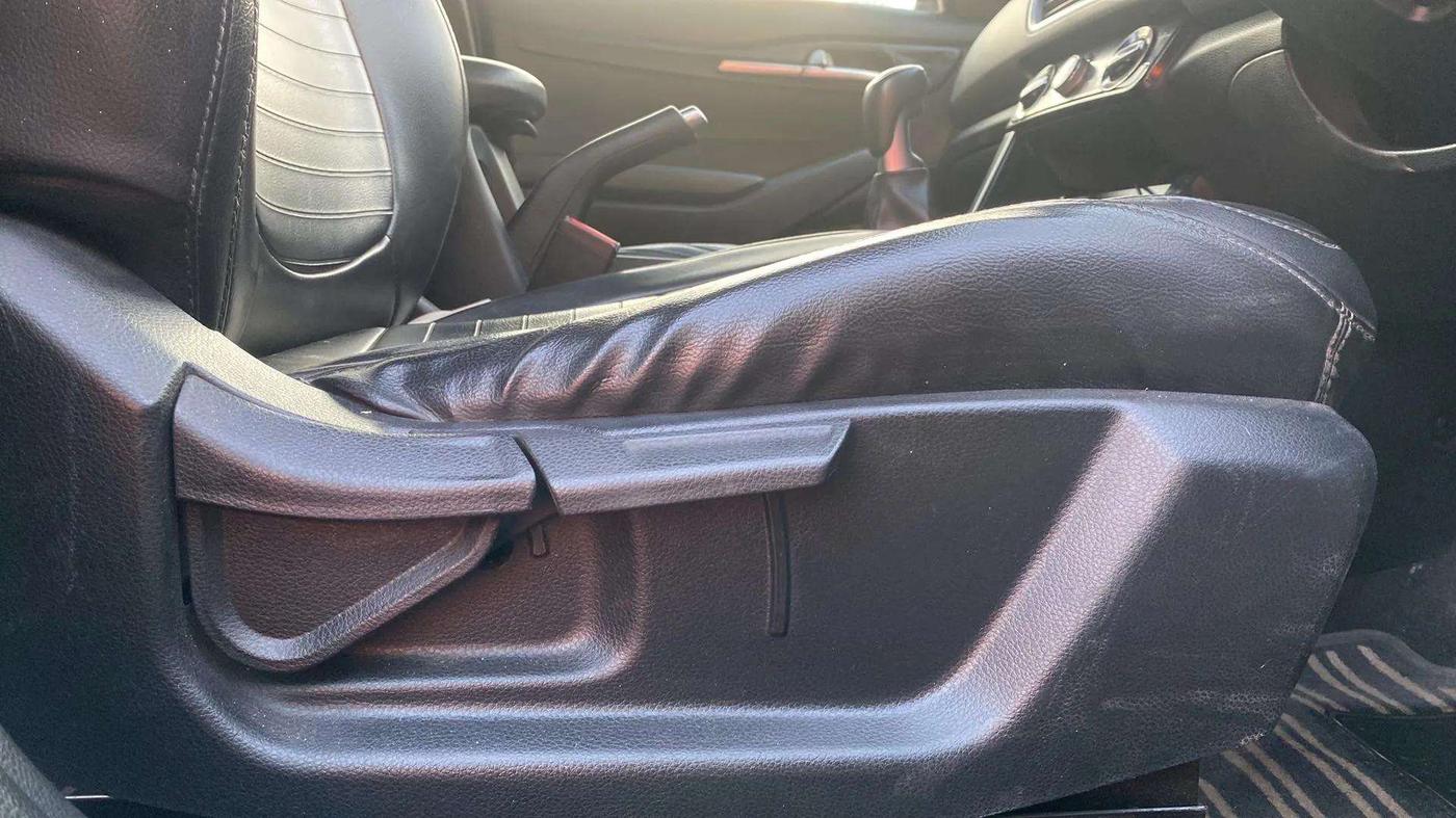 2019 KIA SELTOS HTK PLUS 1.5, Petrol, Manual, 75,493 km, Driver Side Adjustment Panel