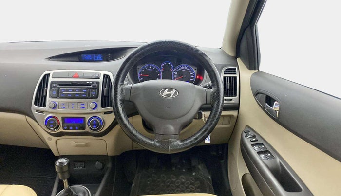 2014 Hyundai i20 MAGNA (O) 1.2, Petrol, Manual, 1,02,936 km, Steering Wheel Close Up