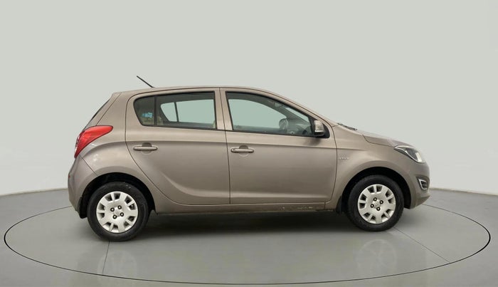 2014 Hyundai i20 MAGNA (O) 1.2, Petrol, Manual, 1,02,936 km, Right Side View
