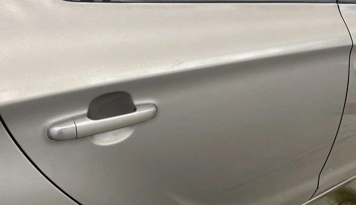 2014 Hyundai i20 MAGNA (O) 1.2, Petrol, Manual, 1,02,936 km, Right rear door - Minor scratches