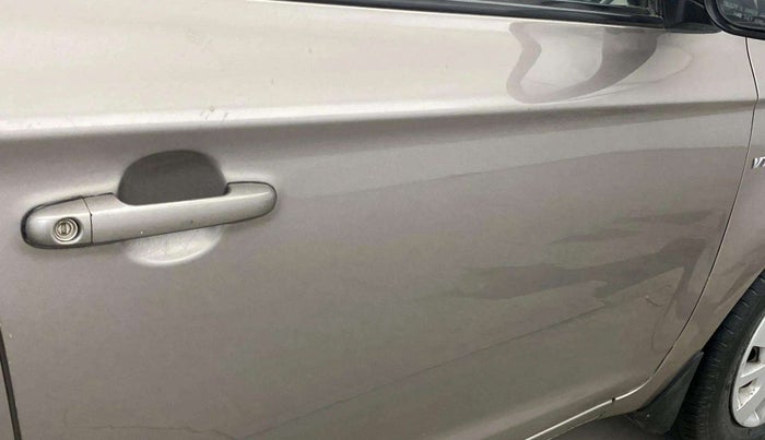 2014 Hyundai i20 MAGNA (O) 1.2, Petrol, Manual, 1,02,936 km, Driver-side door - Minor scratches