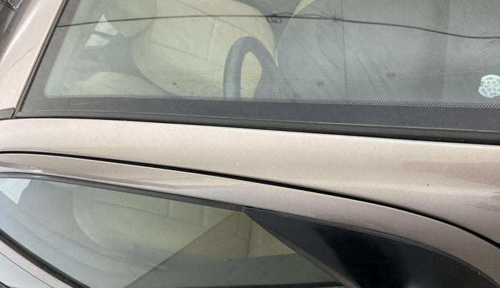 2014 Hyundai i20 MAGNA (O) 1.2, Petrol, Manual, 1,02,936 km, Right A pillar - Paint is slightly faded