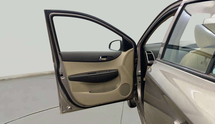 2014 Hyundai i20 MAGNA (O) 1.2, Petrol, Manual, 1,02,936 km, LHS Front Door