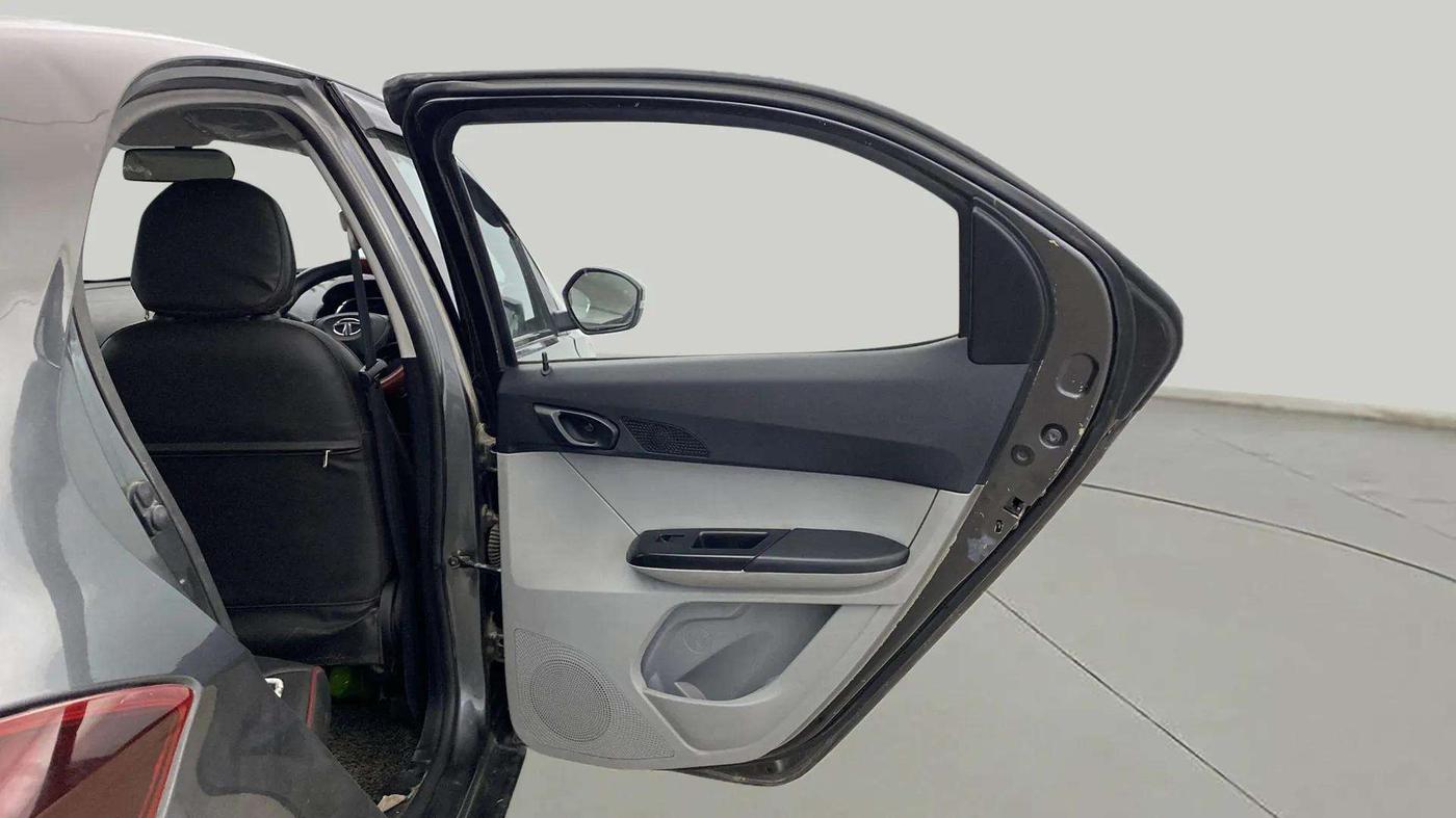 2020 Tata Tiago XT PETROL, CNG, Manual, 45,566 km, RHS Rear Door
