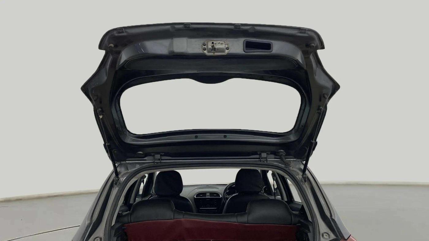 2020 Tata Tiago XT PETROL, CNG, Manual, 45,566 km, Boot Door Open