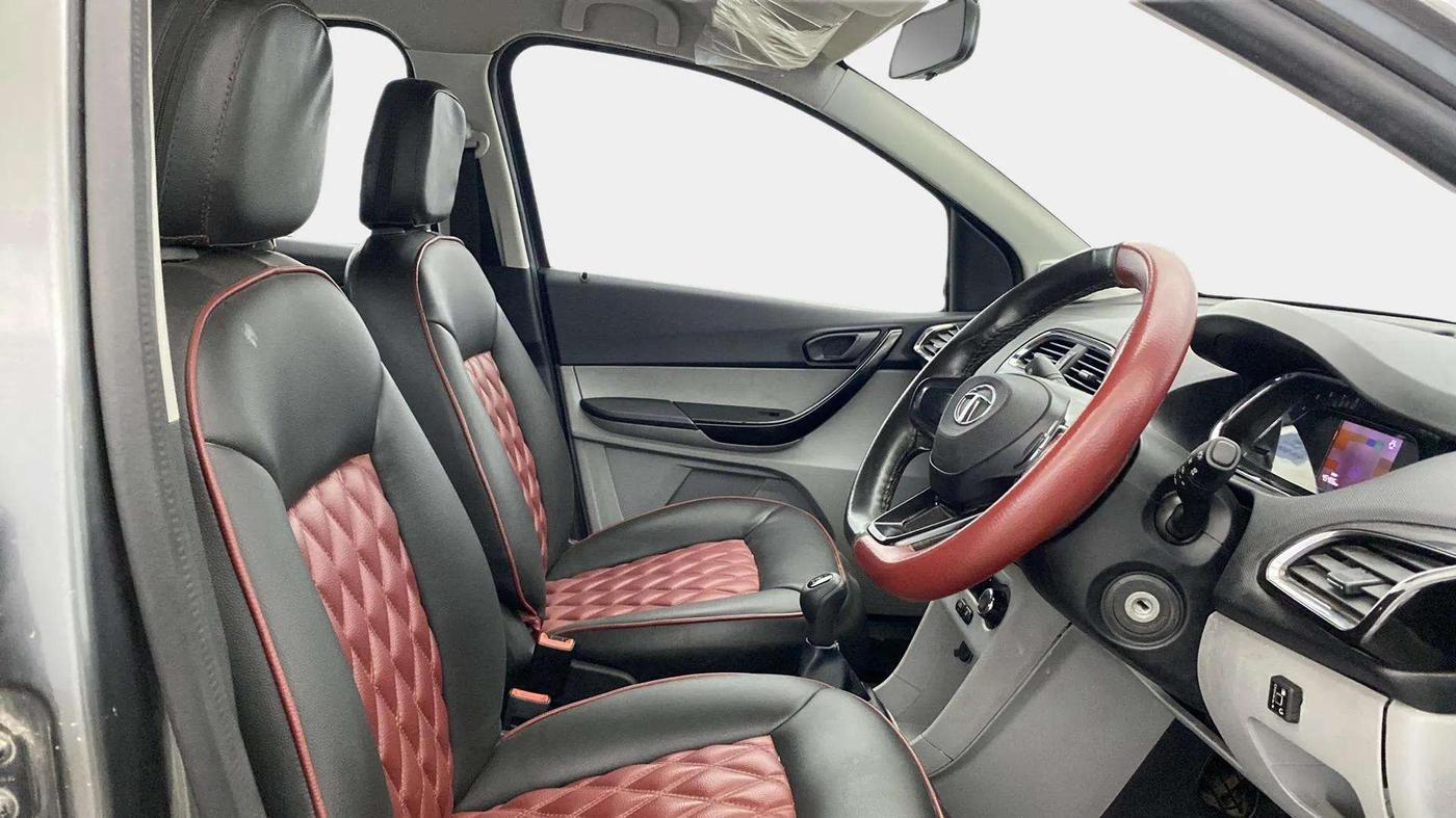 2020 Tata Tiago XT PETROL, CNG, Manual, 45,566 km, Right Side Front Door Cabin