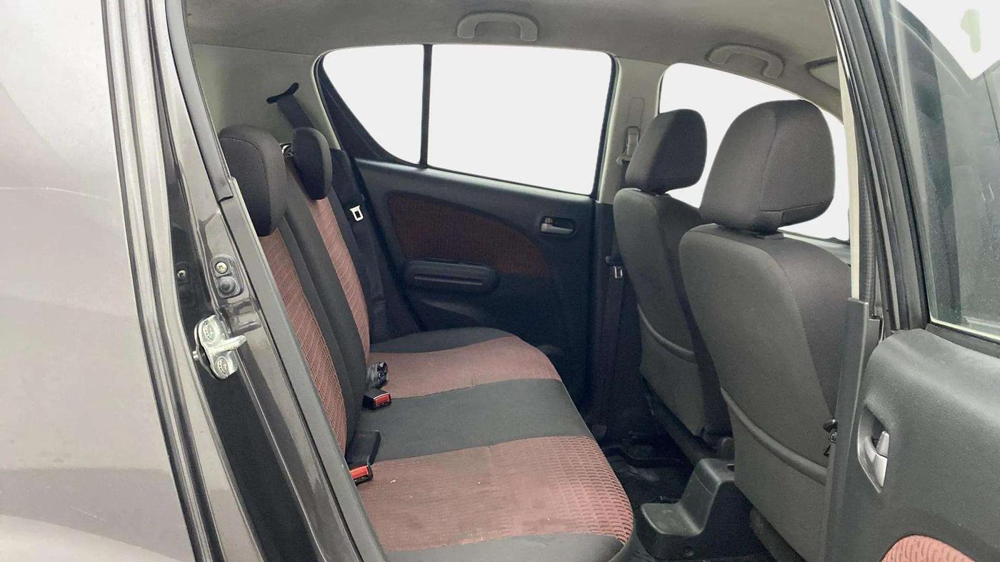 2015 Maruti Ritz ZXI, Petrol, Manual, 40,535 km, Right Side Rear Door Cabin