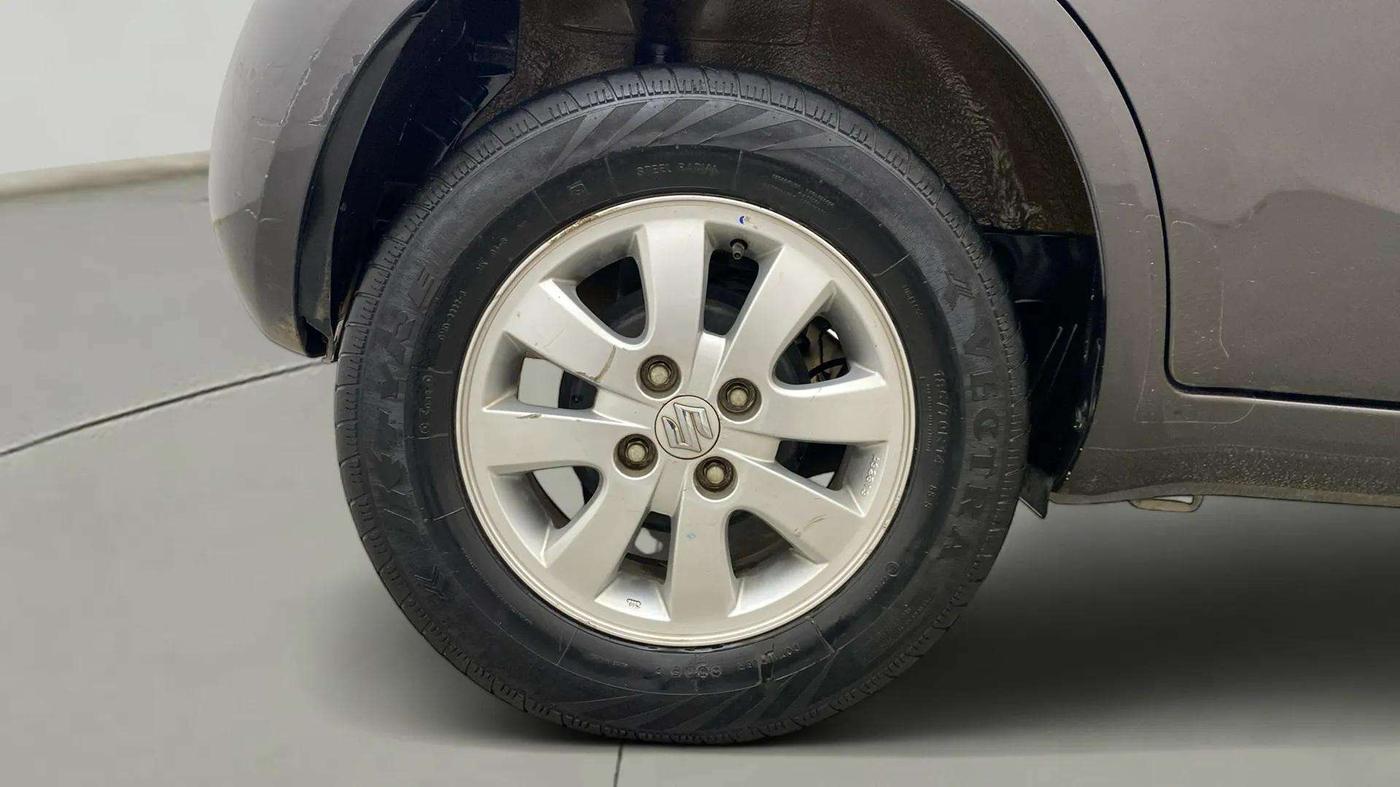 2015 Maruti Ritz ZXI, Petrol, Manual, 40,535 km, Right Rear Wheel