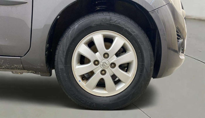 2015 Maruti Ritz ZXI, Petrol, Manual, 40,500 km, Right Front Wheel
