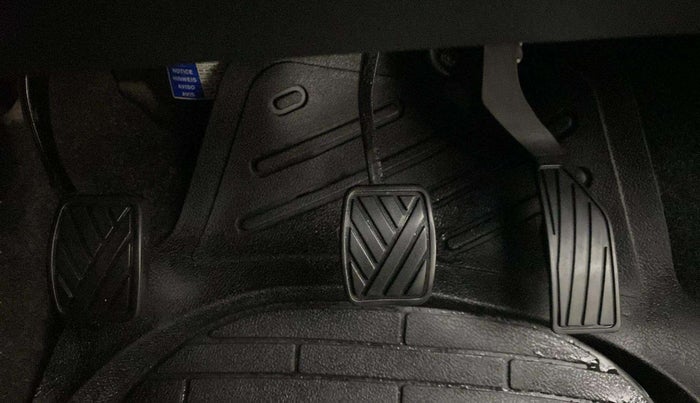 2015 Maruti Ritz ZXI, Petrol, Manual, 40,500 km, Pedals