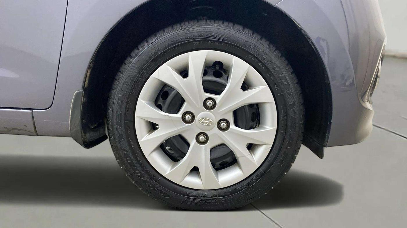 2014 Hyundai Grand i10 MAGNA 1.2 KAPPA VTVT, Petrol, Manual, 38,394 km, Right Front Wheel