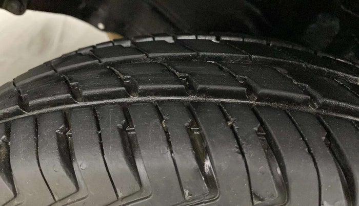 2018 Maruti Wagon R 1.0 LXI CNG, CNG, Manual, 61,557 km, Left Front Tyre Tread