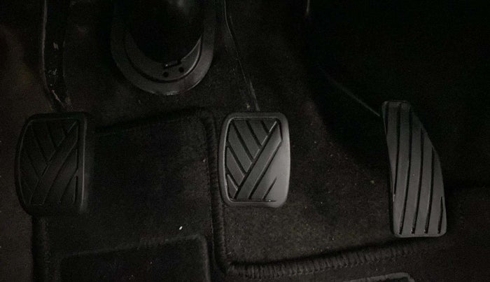 2018 Maruti Wagon R 1.0 LXI CNG, CNG, Manual, 61,557 km, Pedals