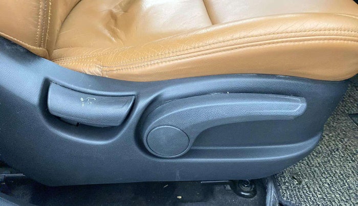 2018 Hyundai Creta SX PLUS AT 1.6 PETROL, Petrol, Automatic, 30,079 km, Driver Side Adjustment Panel