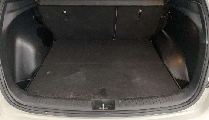 2018 Hyundai Creta SX PLUS AT 1.6 PETROL, Petrol, Automatic, 30,079 km, Boot Inside
