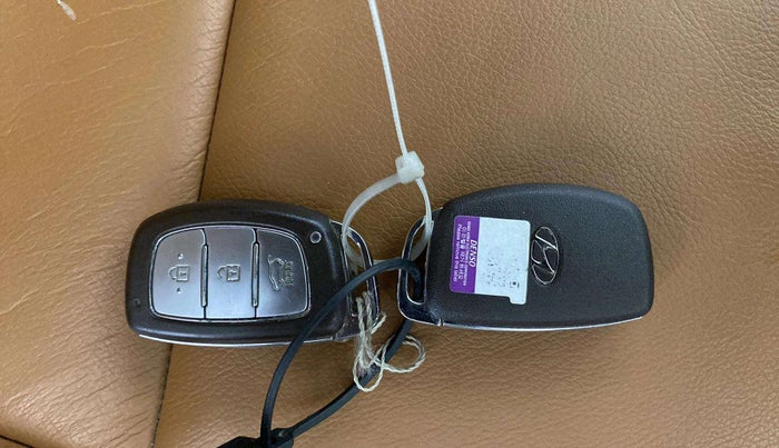 2018 Hyundai Creta SX PLUS AT 1.6 PETROL, Petrol, Automatic, 30,079 km, Key Close Up