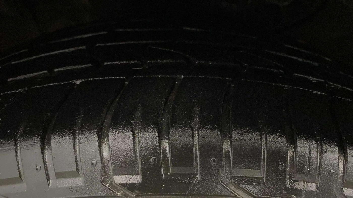 2018 Hyundai Creta SX PLUS AT 1.6 PETROL, Petrol, Automatic, 30,235 km, Left Front Tyre Tread