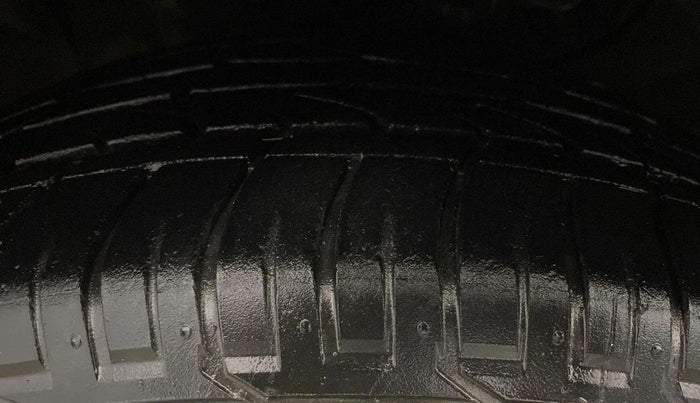 2018 Hyundai Creta SX PLUS AT 1.6 PETROL, Petrol, Automatic, 30,079 km, Left Front Tyre Tread