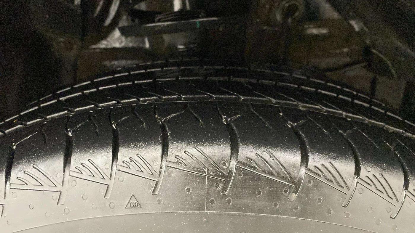 2023 Maruti Grand Vitara ZETA SMART HYBRID AT, Petrol, Automatic, 33,134 km, Right Front Tyre Tread