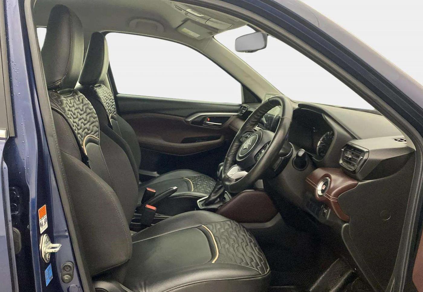2023 Maruti Grand Vitara ZETA SMART HYBRID AT, Petrol, Automatic, 33,134 km, Right Side Front Door Cabin