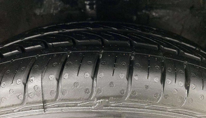 2016 Maruti Celerio ZXI AMT, Petrol, Automatic, 46,274 km, Right Front Tyre Tread