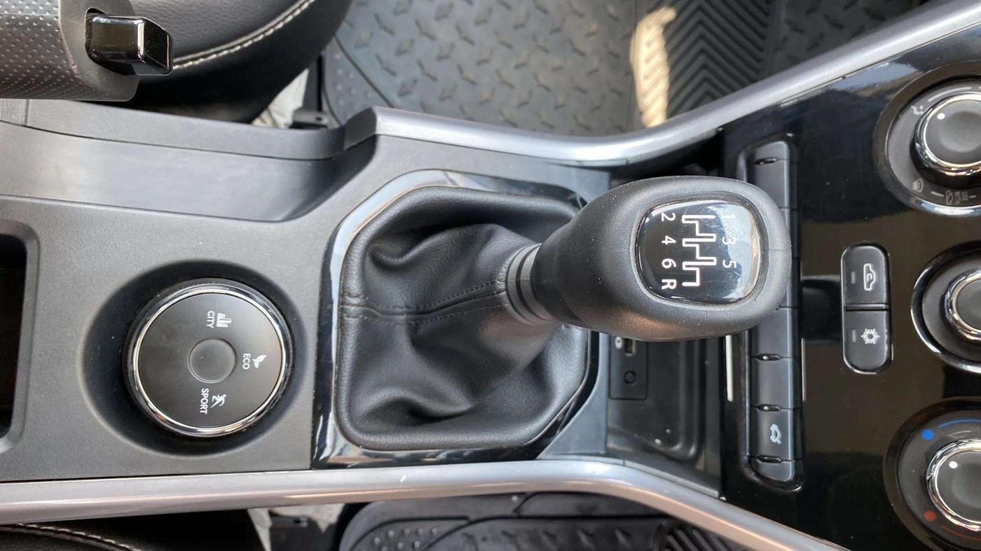 2022 Tata NEXON XM PETROL, Petrol, Manual, 11,398 km, Gear Lever