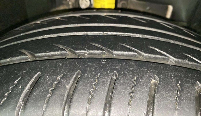 2021 Ford Ecosport TITANIUM + SE 1.5L DIESEL, Diesel, Manual, 21,813 km, Right Front Tyre Tread