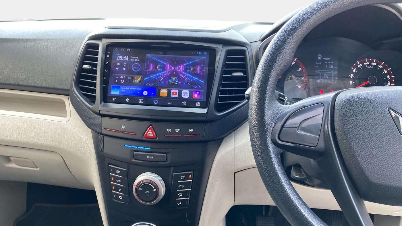 2023 Mahindra XUV300 W4 1.2 PETROL, Petrol, Manual, 21,676 km, Air Conditioner