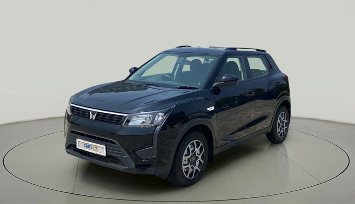 2023 Mahindra XUV300 W4 1.2 PETROL, Petrol, Manual, 21,676 km, Left Front Diagonal