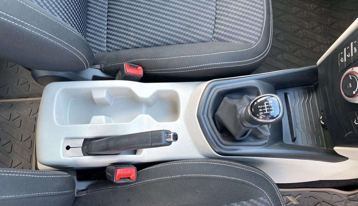 2023 Mahindra XUV300 W4 1.2 PETROL, Petrol, Manual, 21,676 km, Gear Lever