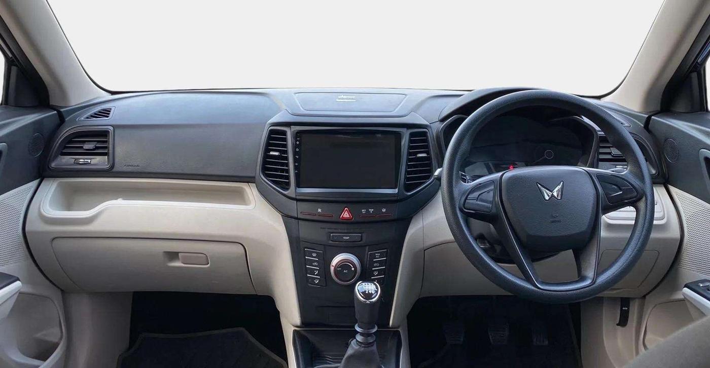 2023 Mahindra XUV300 W4 1.2 PETROL, Petrol, Manual, 21,676 km, Dashboard