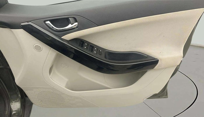 2020 Tata NEXON XZ PLUS (O) PETROL, Petrol, Manual, 46,448 km, Driver Side Door Panels Control