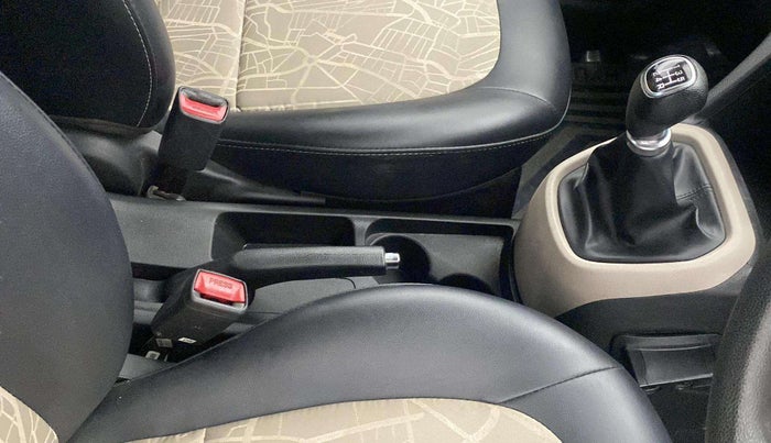 2018 Hyundai Grand i10 SPORTZ 1.2 KAPPA VTVT, Petrol, Manual, 69,905 km, Gear Lever