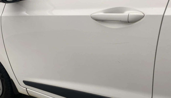 2018 Hyundai Grand i10 SPORTZ 1.2 KAPPA VTVT, Petrol, Manual, 69,973 km, Front passenger door - Slightly dented